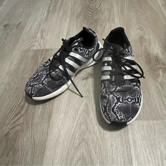 Women's Adidas Black & White Snake Print Patterned Running Shoes - Picture 3 of 11